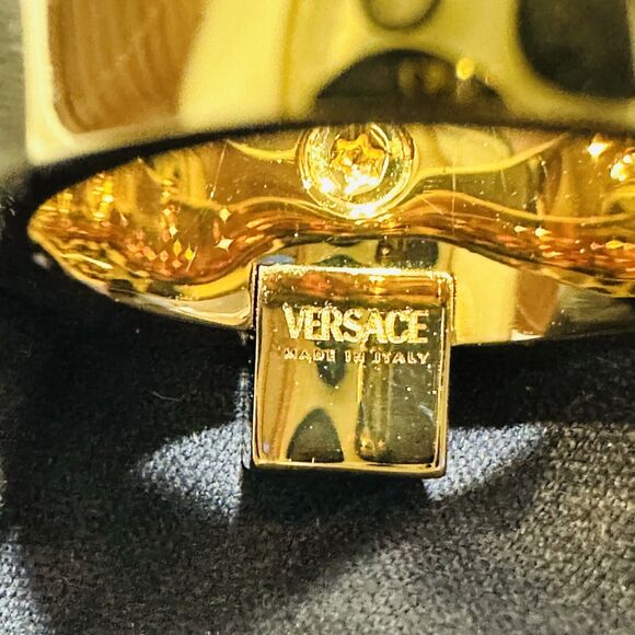 Versace Ring Size 23/ US 10 Gold-Tone Greca Logo Embossed Fashion Jewelry NIB - Picture 5 of 9